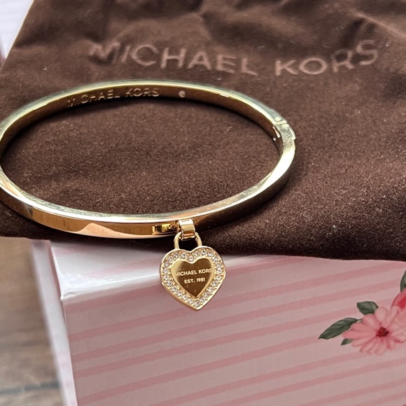 MICHAEL KORS Gold Logo Pave Heart Charm Bangle Bracelet - Picture 2 of 16